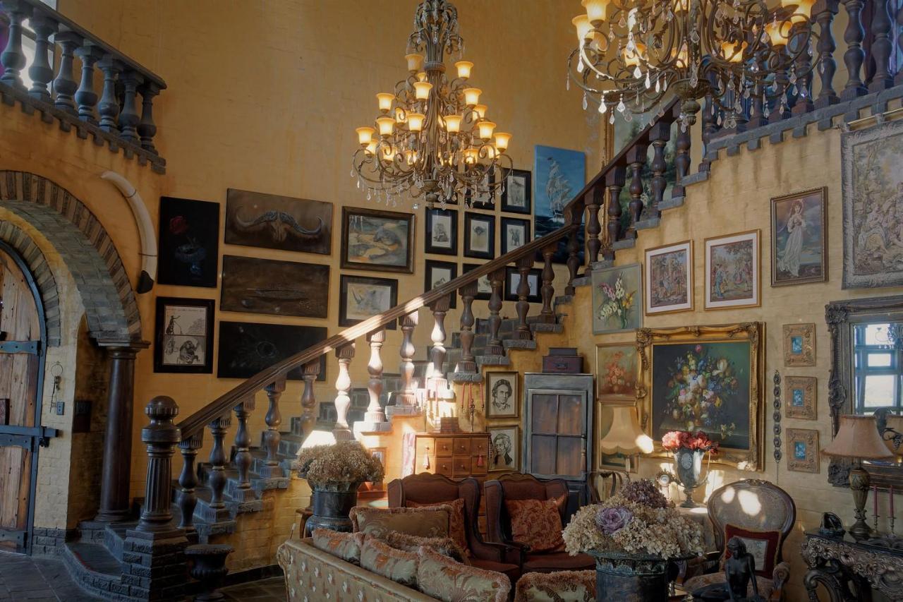 Отель Bygracealone Manor Outeniekwa Экстерьер фото