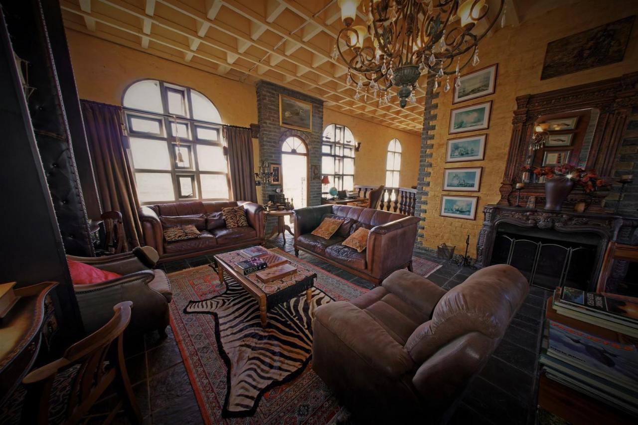 Отель Bygracealone Manor Outeniekwa Экстерьер фото