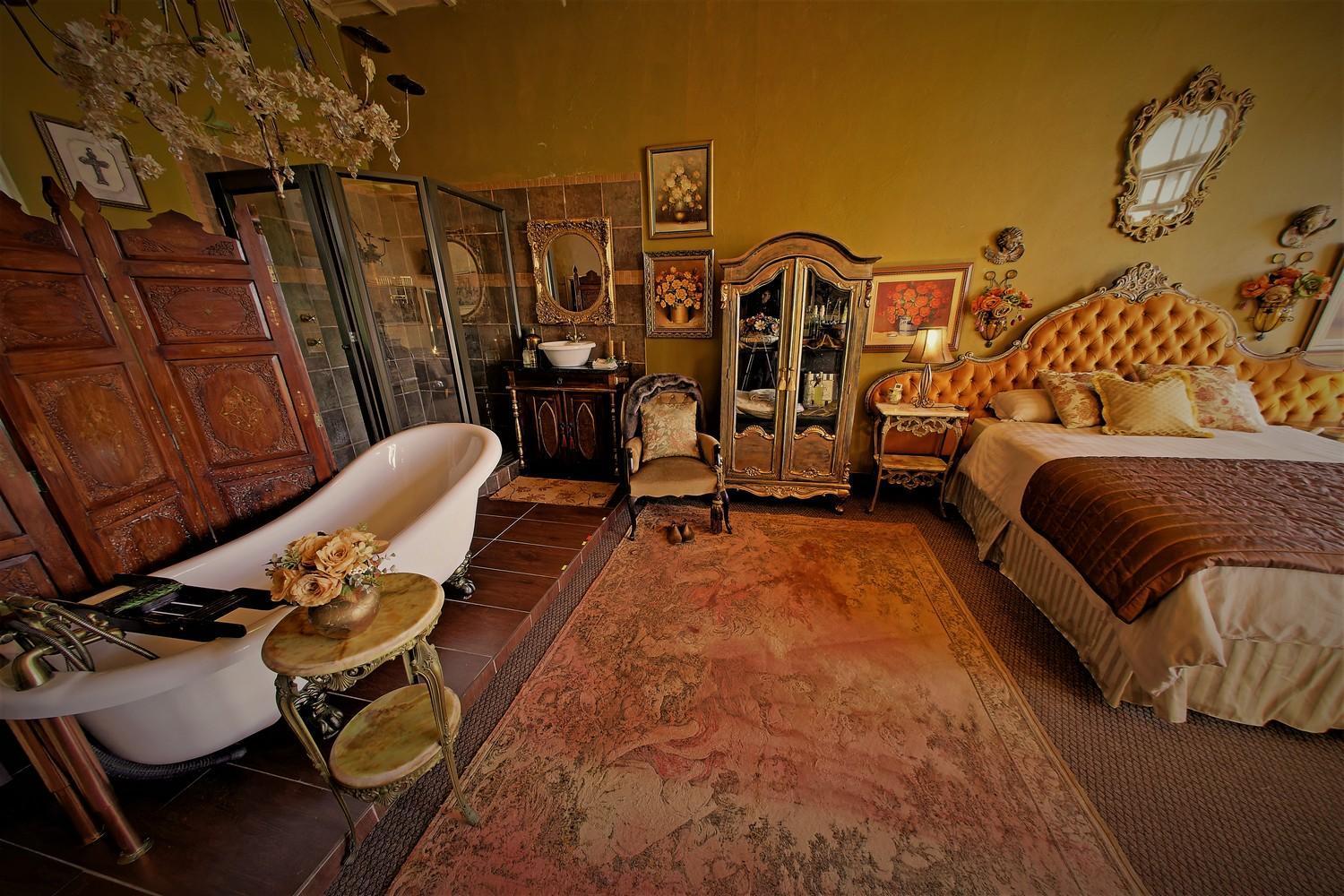Отель Bygracealone Manor Outeniekwa Экстерьер фото