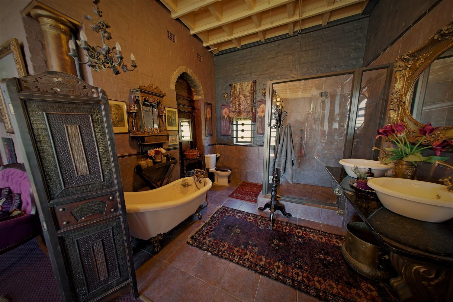 Отель Bygracealone Manor Outeniekwa Экстерьер фото